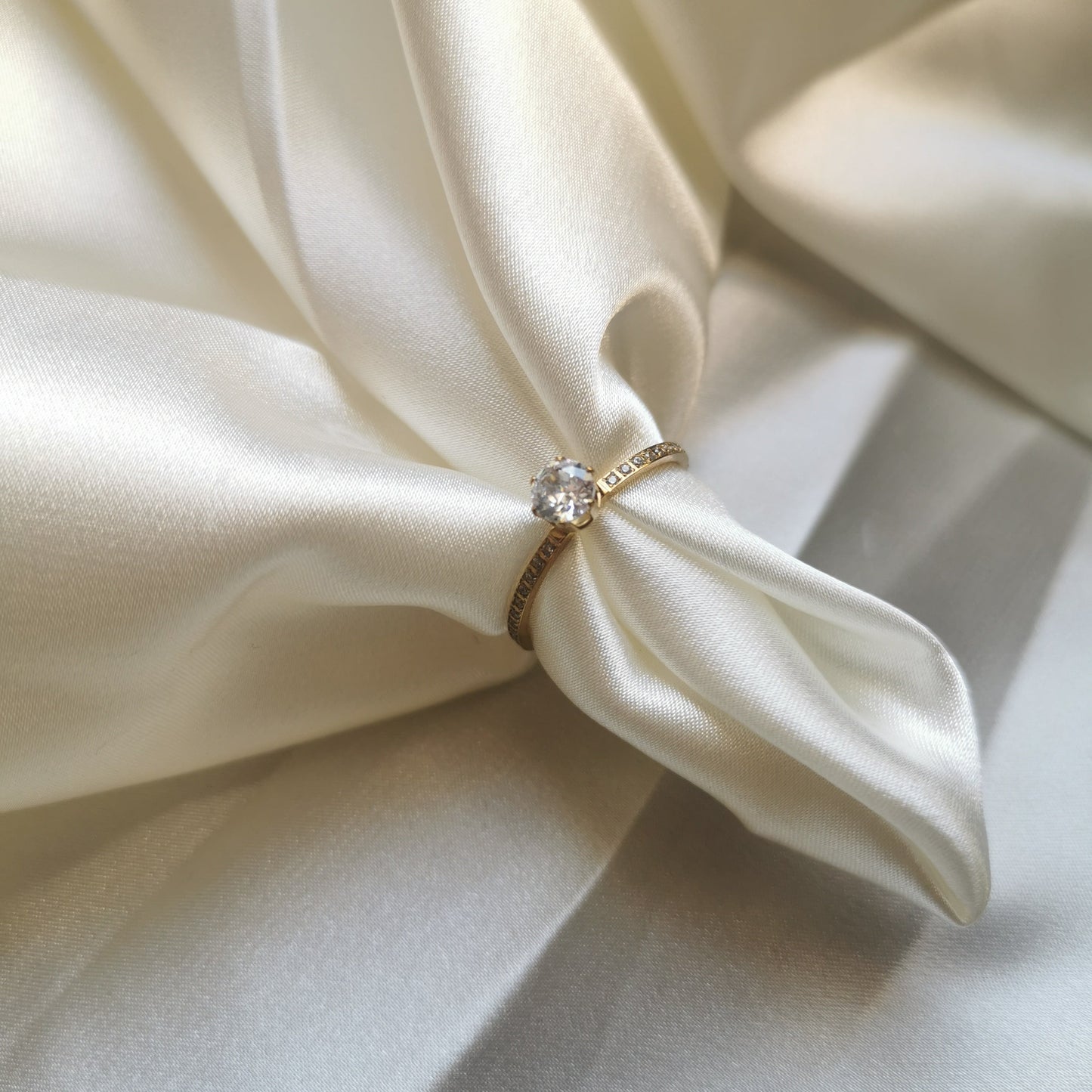 ANELLO LUCE ORO