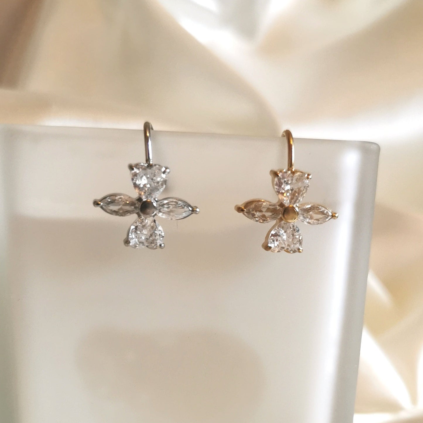 ORECCHINO EARCUFF FLORA