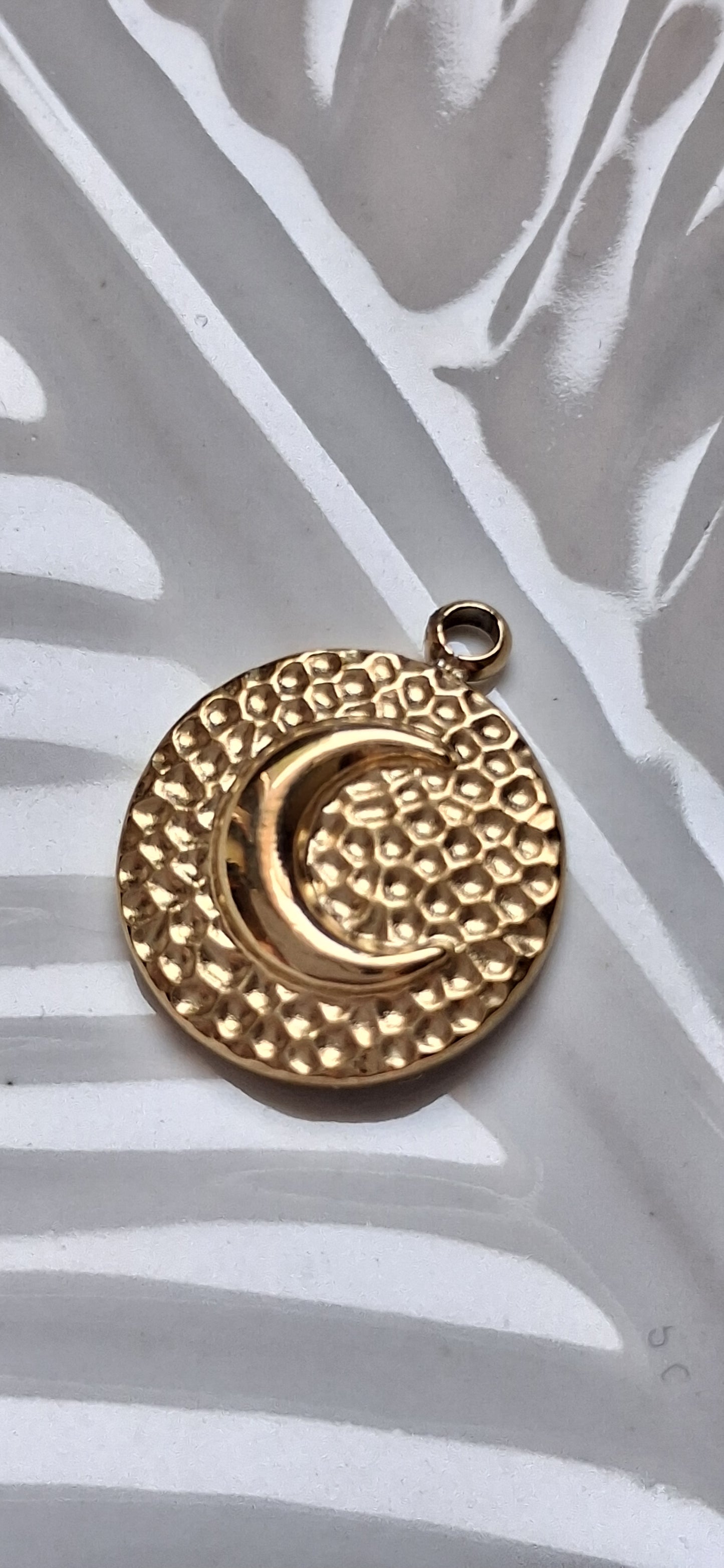 Charm Luna