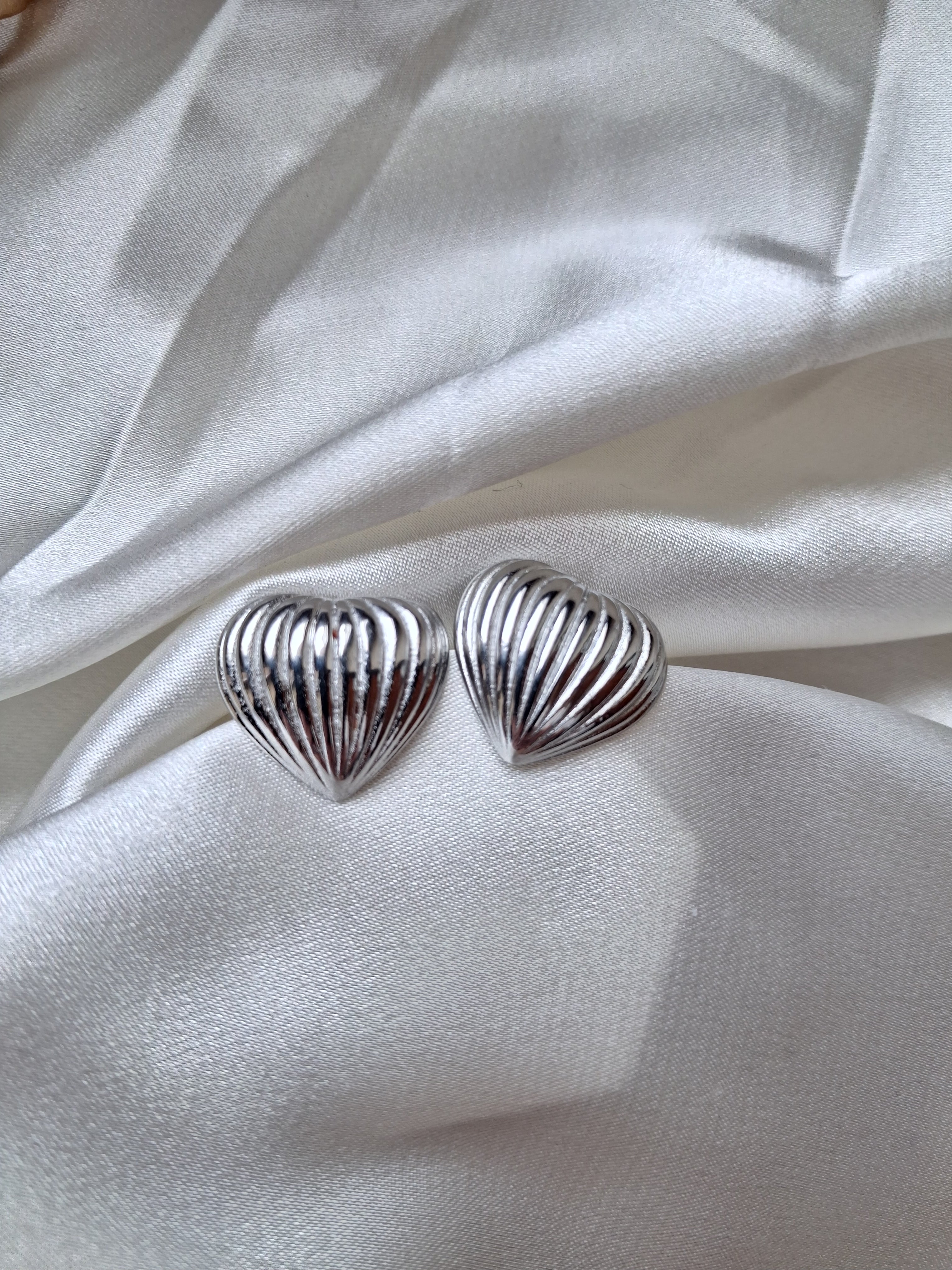 ORECCHINI CUORE RIGATO