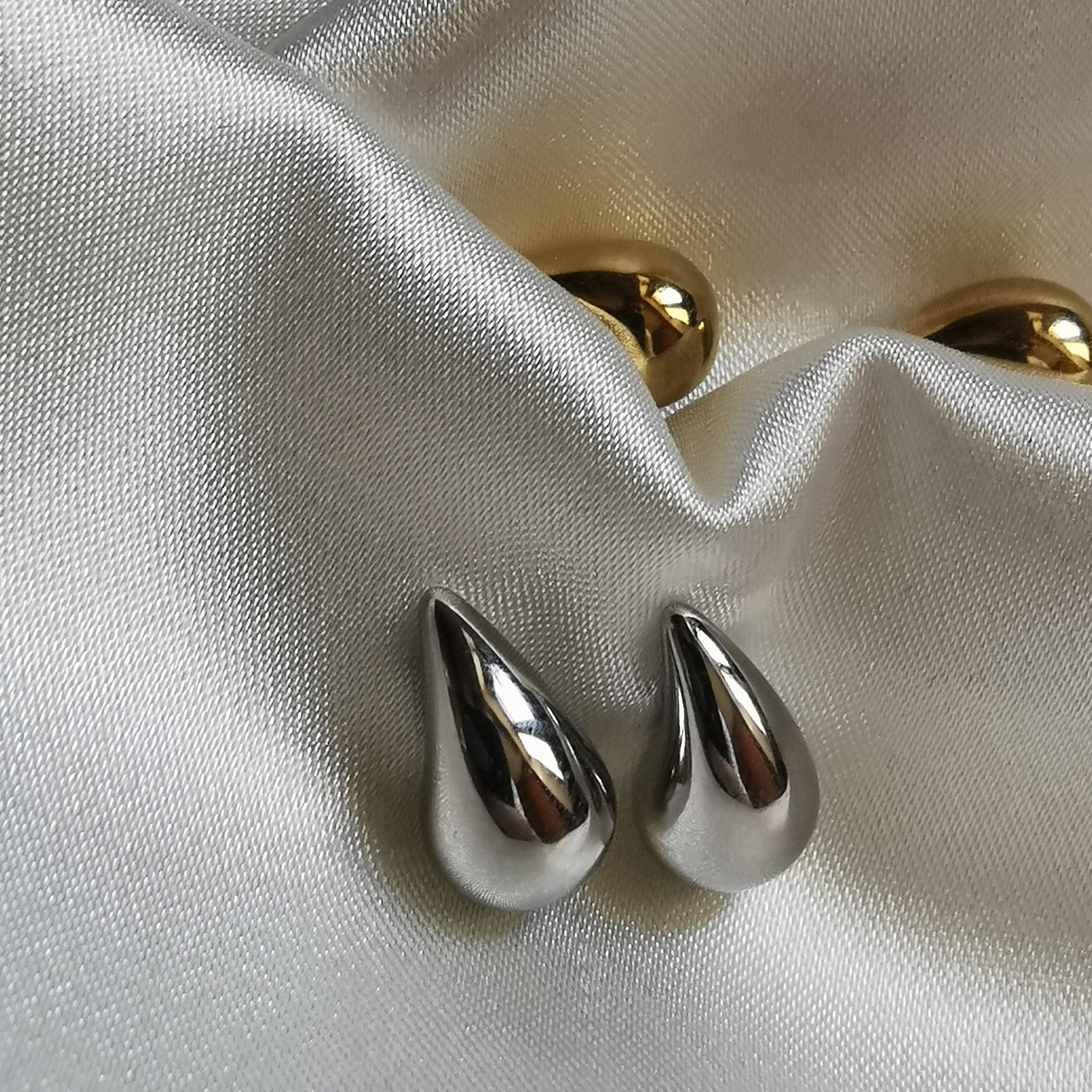 ORECCHINI PICCOLA GOCCIA