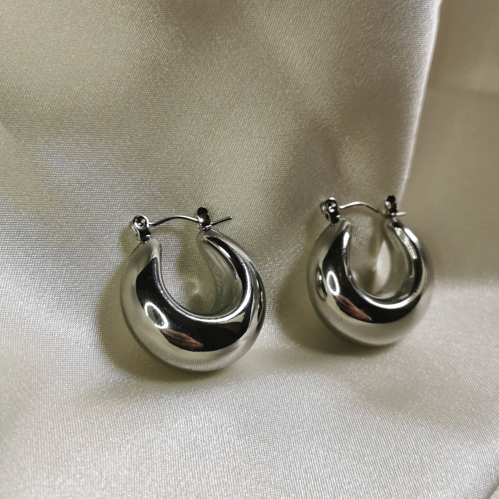 ORECCHINI CERCHIO BOMBATI PICCOLI