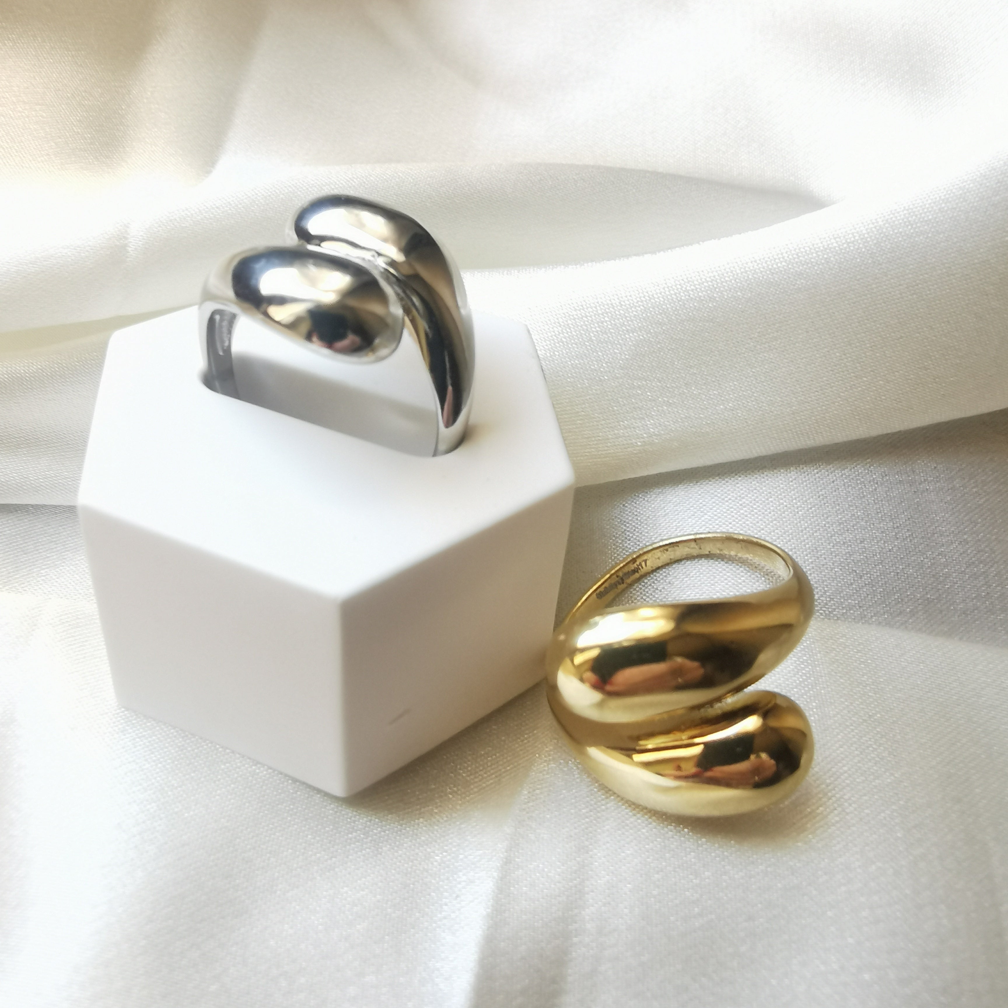 ANELLO ABBRACCIO SEMPLICE