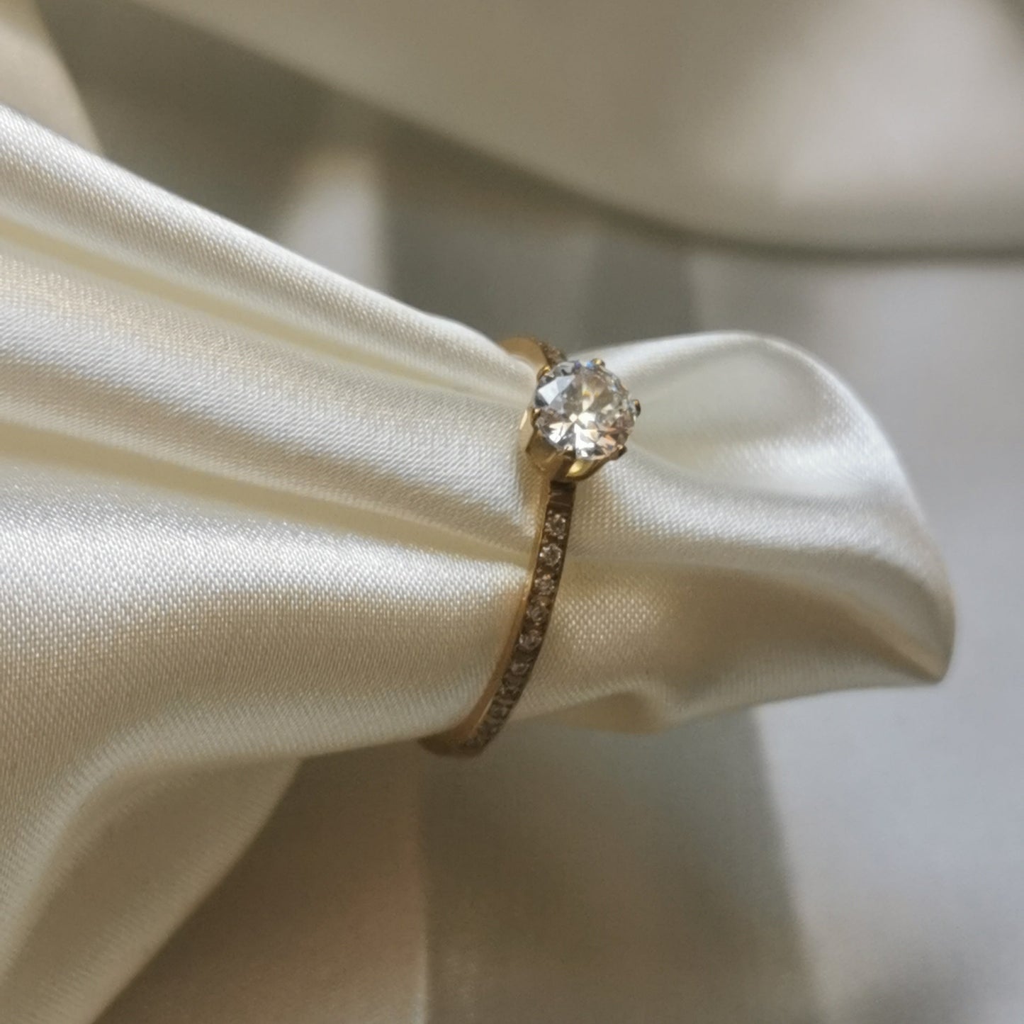 ANELLO LUCE ORO