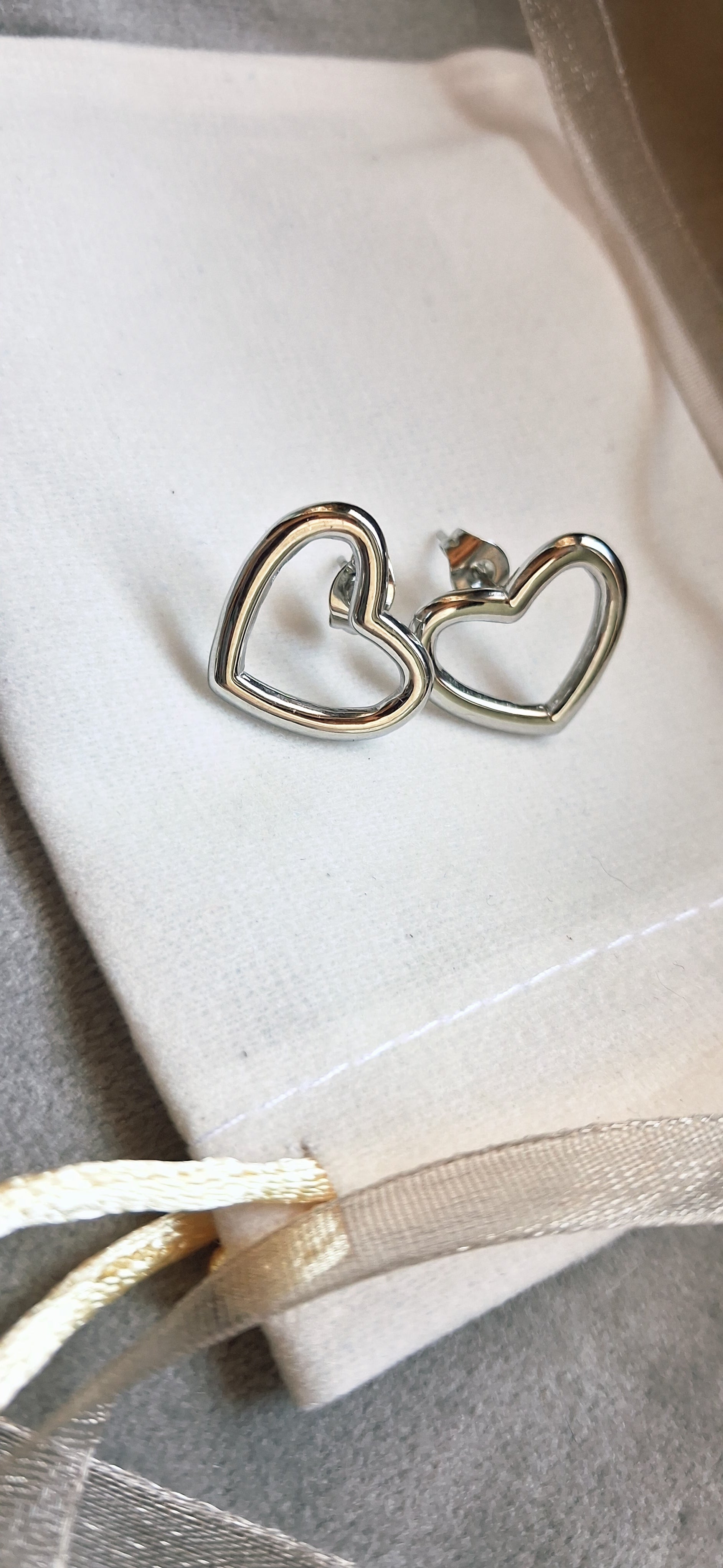 Orecchini Cuore Vuoto