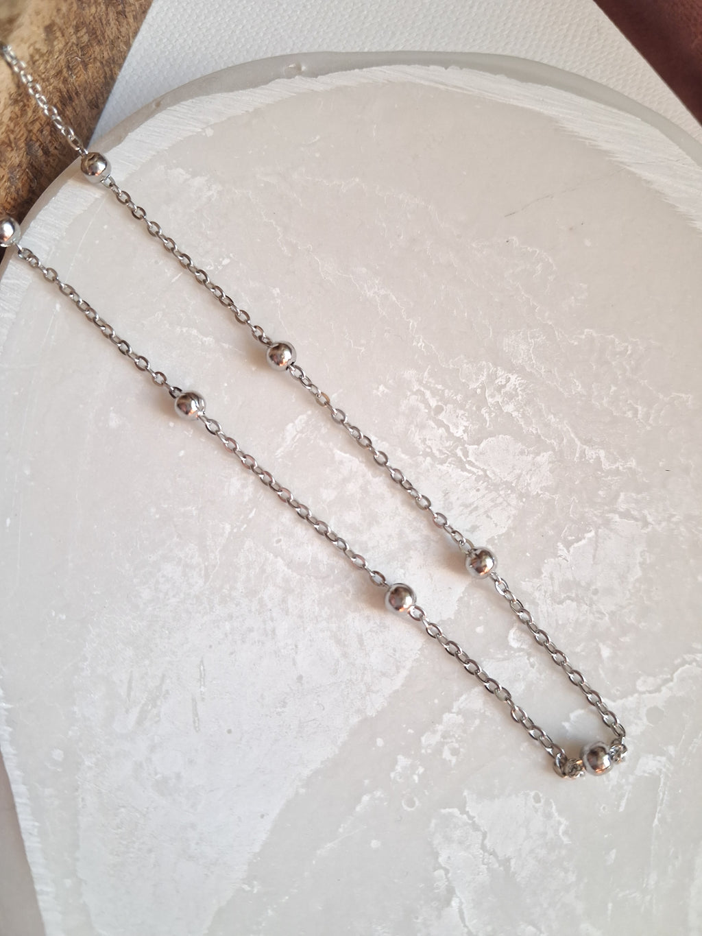 COLLANA Basic Ball Choker