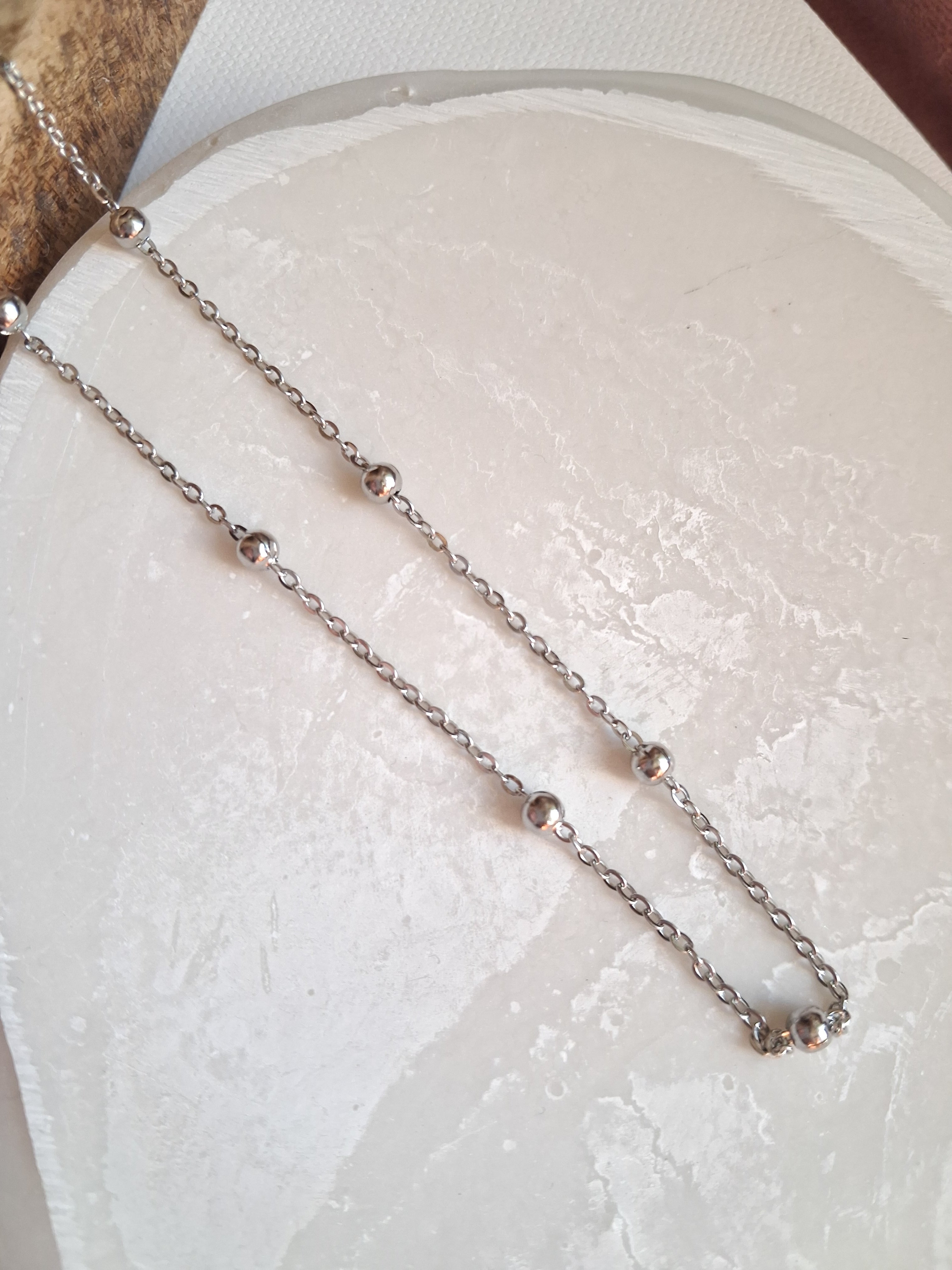 COLLANA Basic Ball Choker