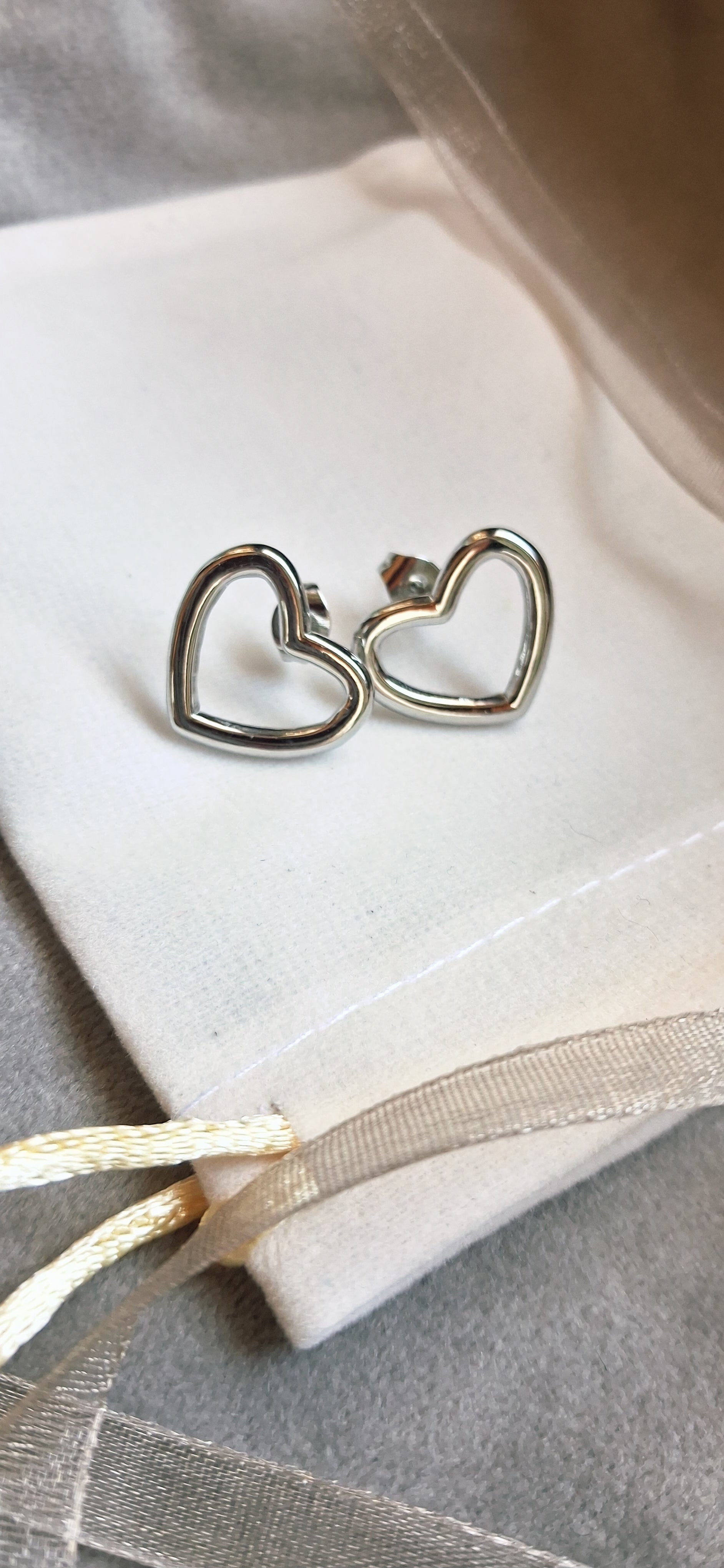 Orecchini Cuore Vuoto