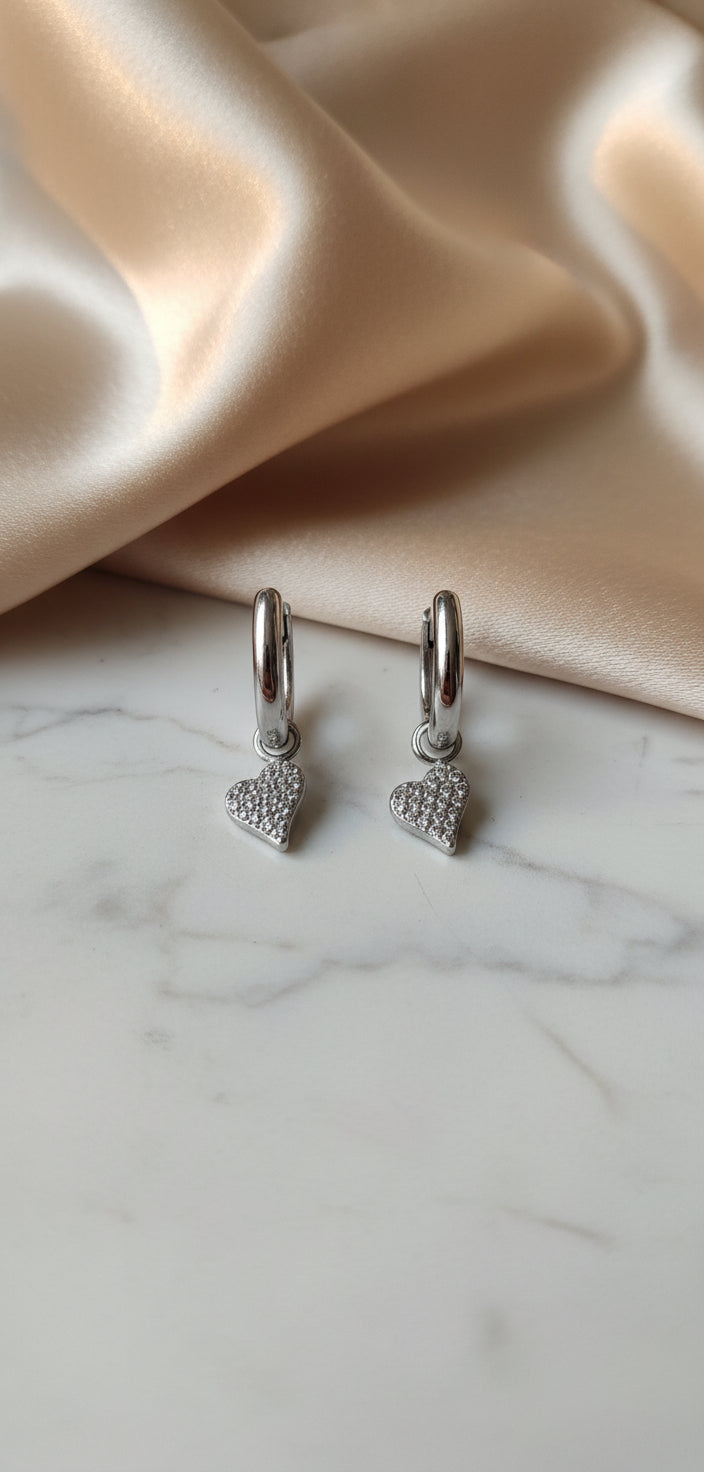 Orecchini cerchio cuore Pavé